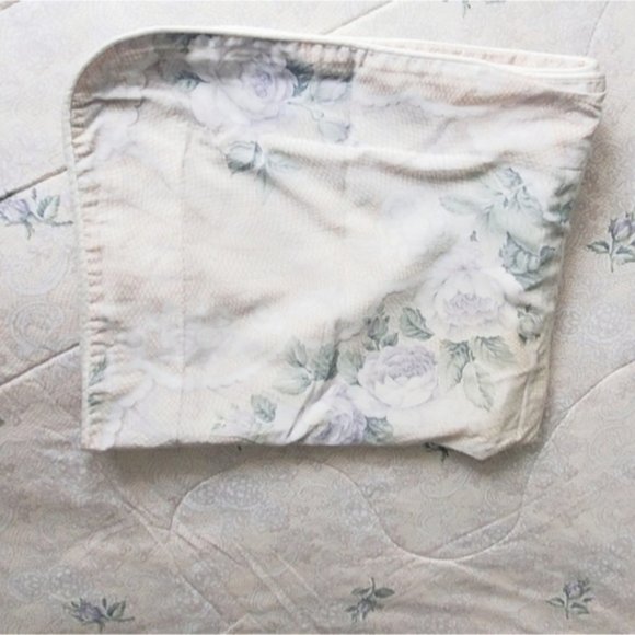 The Bay Reversible Twin Bed Comfoter with Large Pillow Case - Picture 4 of 10